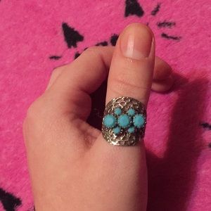 Real Vintage Jewelry- Intricate turquoise ring